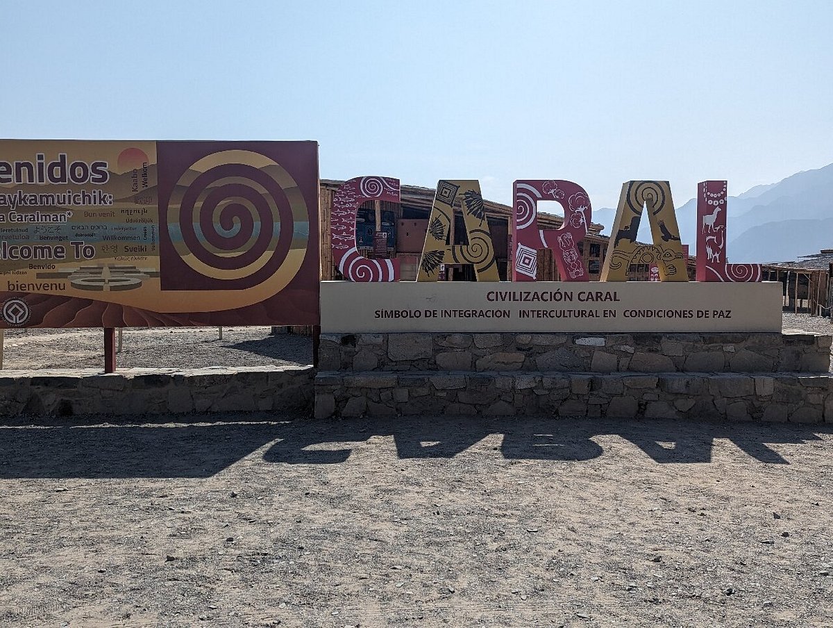 Pirámides de la Ciudad Sagrada de Caral, valle de Supe