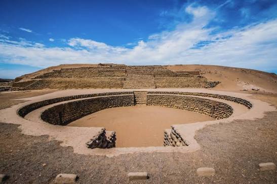 Pirámide de Bandurria, aldea de pescadores de ~5,000 años en Huaura