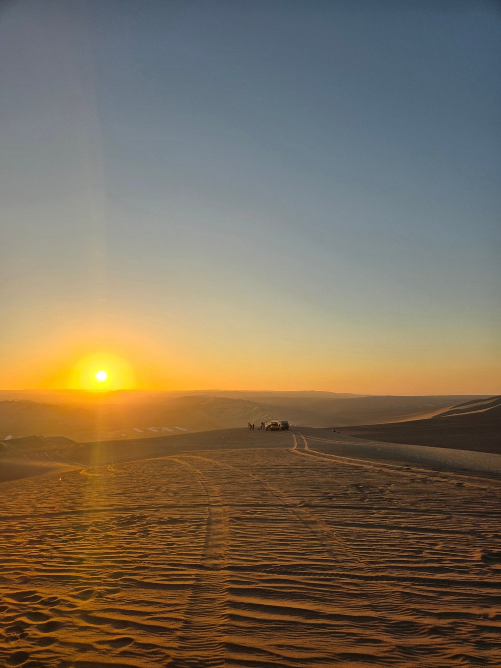 Ocaso sobre el oasis de la Huacachina, Ica