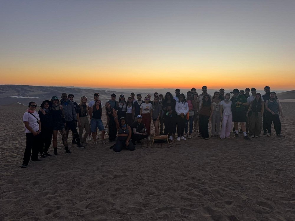 Grupo en tour privado por Ica y Paracas